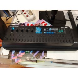 SONICWARE ELZ_1 PLAY V2 synth portatile con looper secondamano